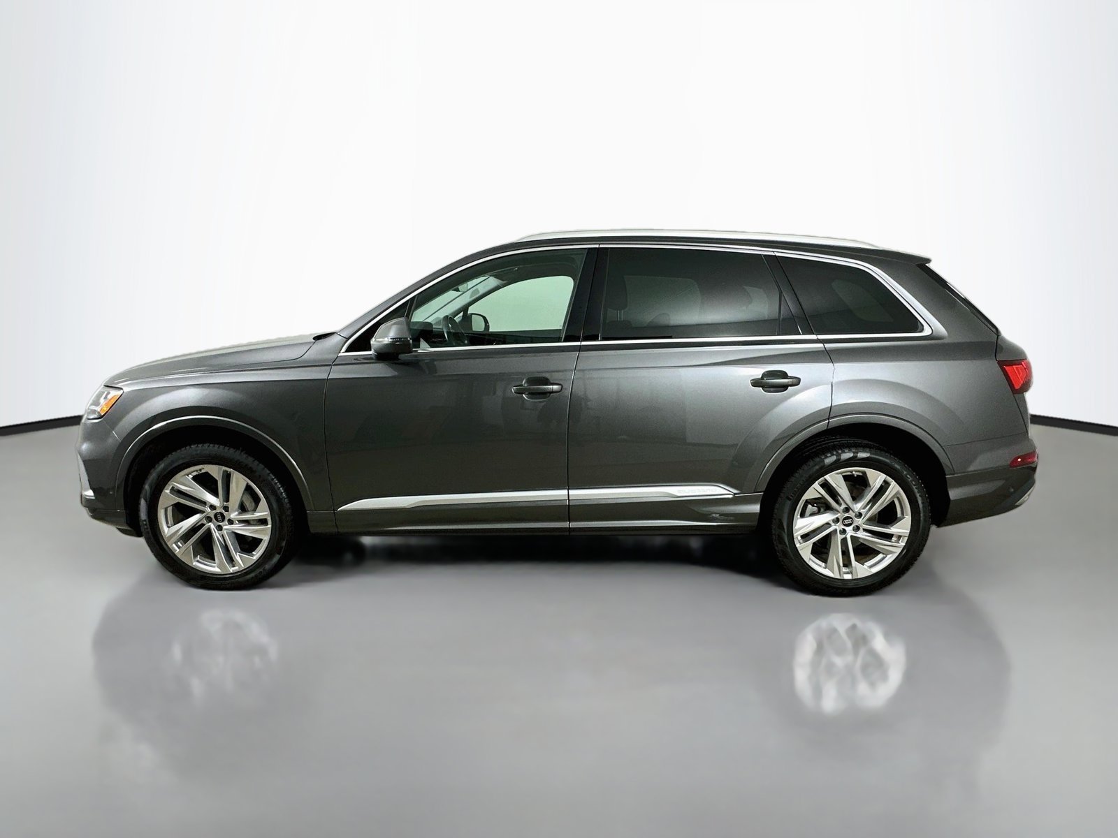 Used 2023 Audi Q7 3.0T Premium Plus AWD/4WD image 8