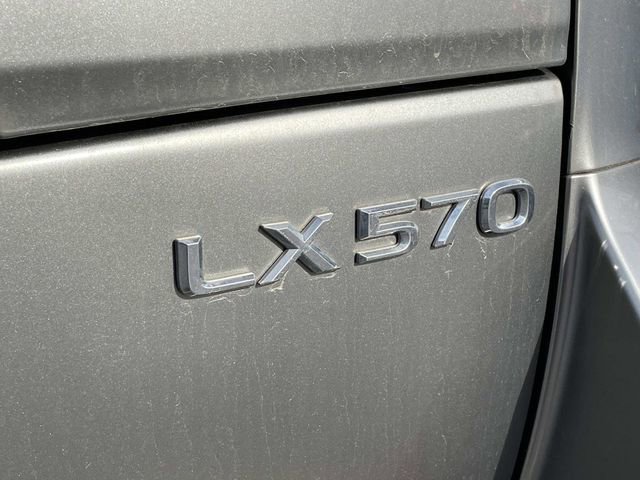 Used 2017 Lexus LX 570 4WD w/ Luxury Package image 9