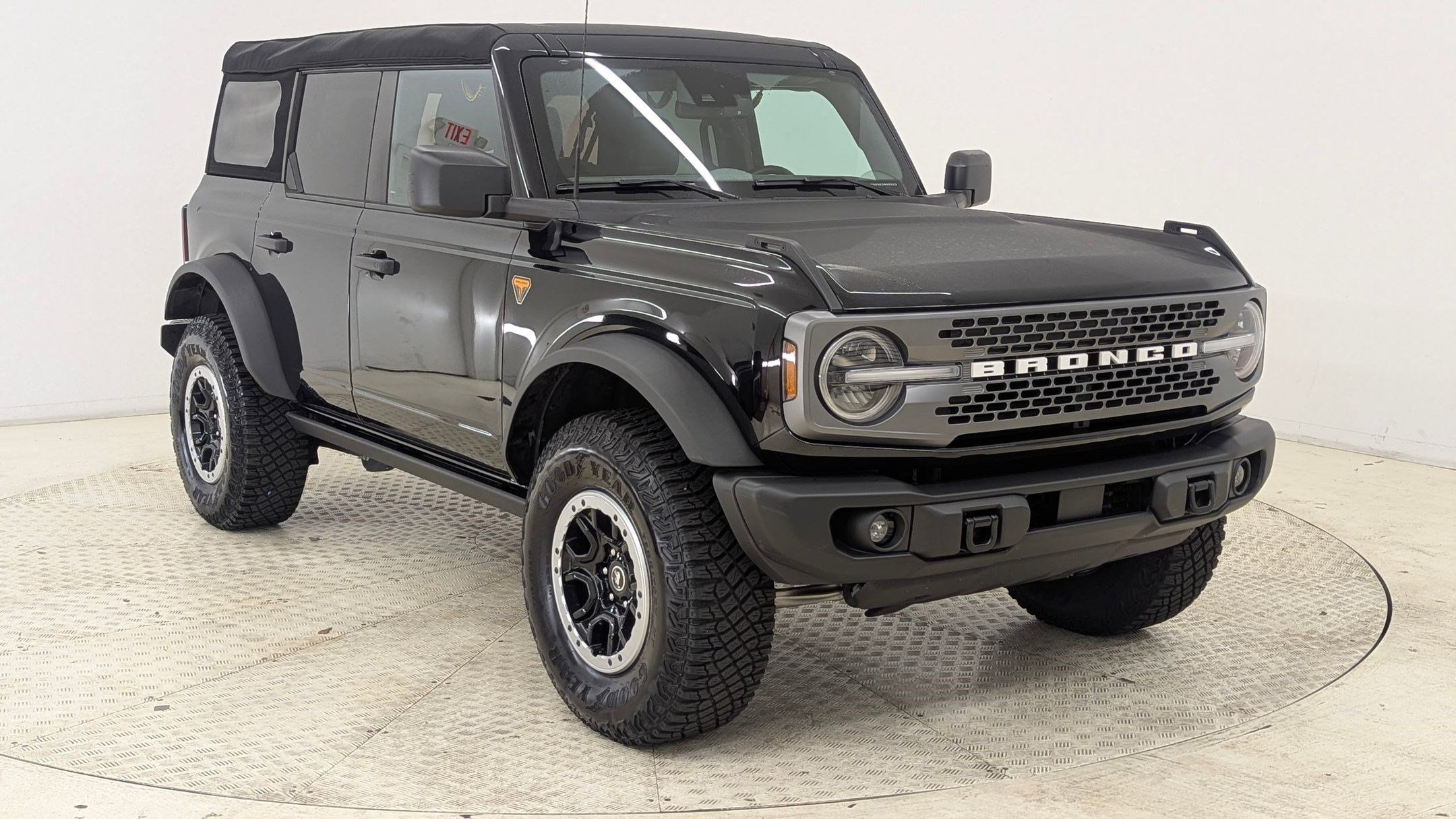 Certified 2023 Ford Bronco Badlands w/ Sasquatch Package image 7