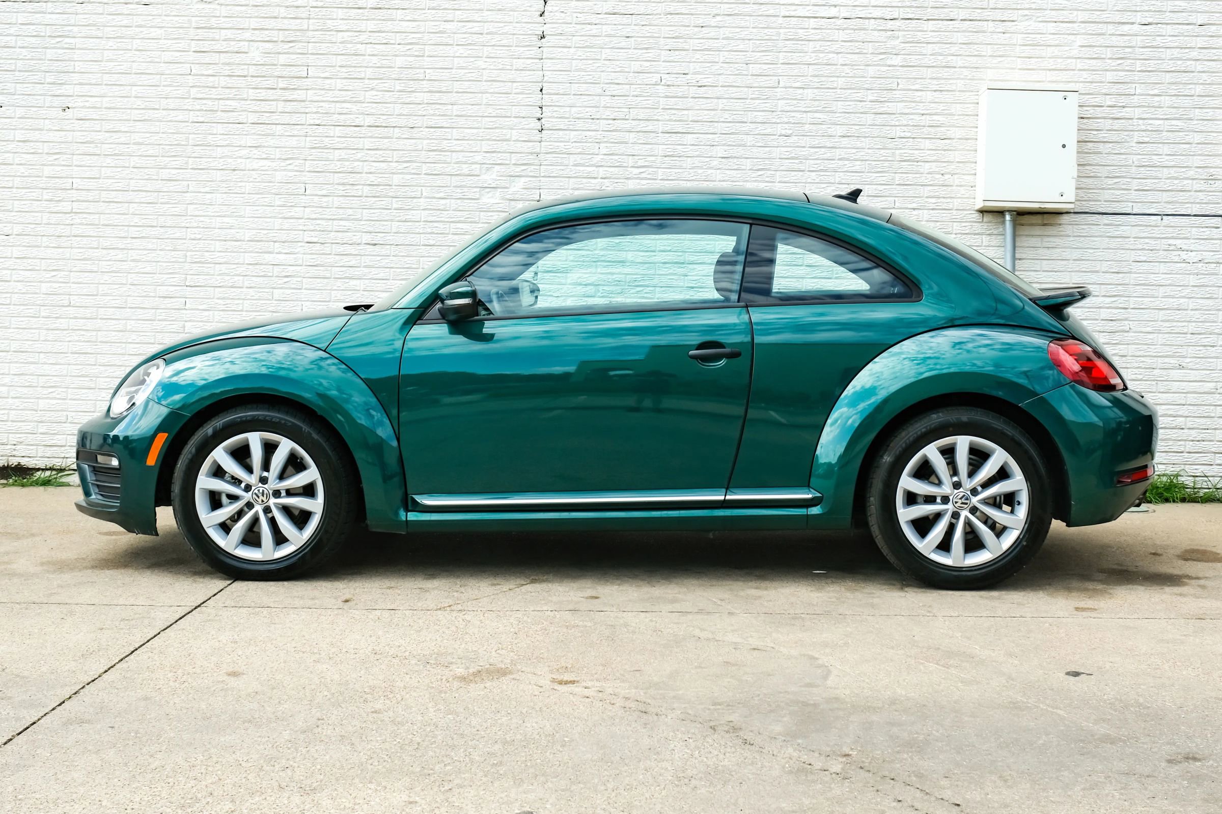 Used 2017 Volkswagen Beetle 1.8T S FWD image 10