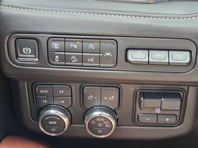 Certified 2024 GMC Yukon XL Denali Ultimate AWD/4WD image 32