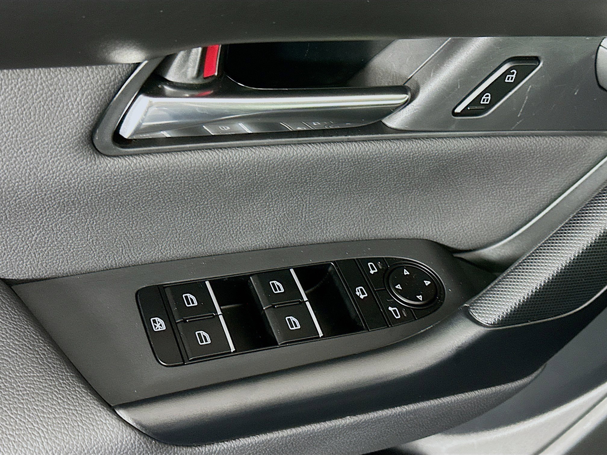 Used 2025 MAZDA CX-50 AWD 2.5 S w/ Premium Plus Pkg image 15