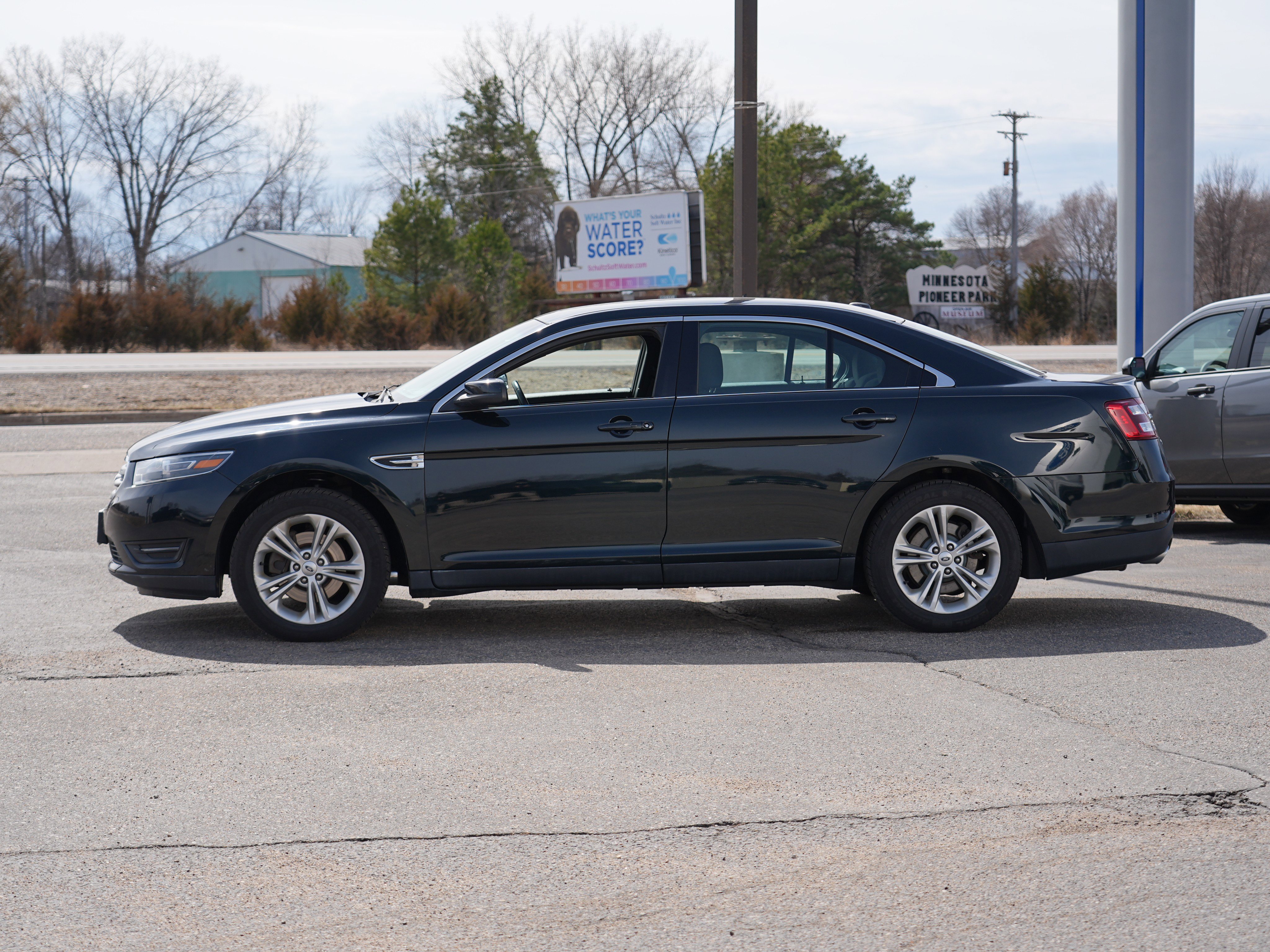 Used 2015 Ford Taurus SEL w/ Equipment Group 201A image 7