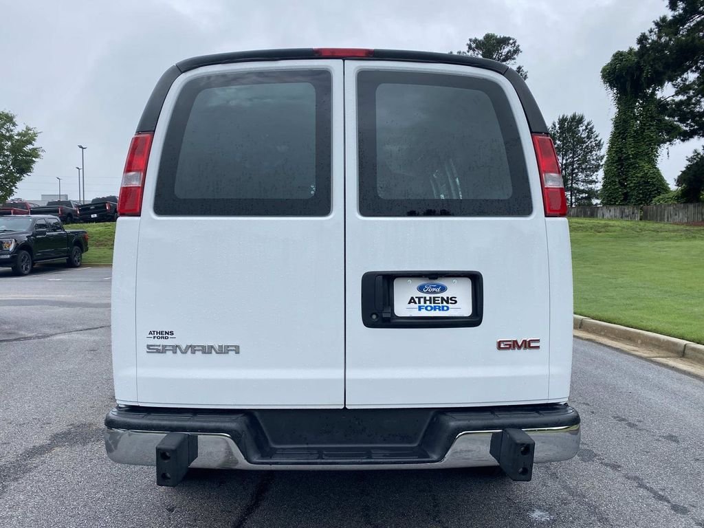 Used 2025 GMC Savana 2500 w/ Driver Convenience Package RWD image 4