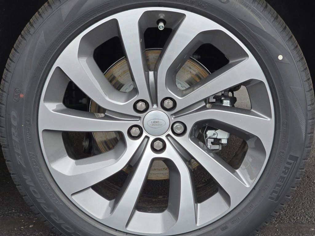New 2025 Land Rover Discovery Sport Dynamic SE AWD/4WD image 44