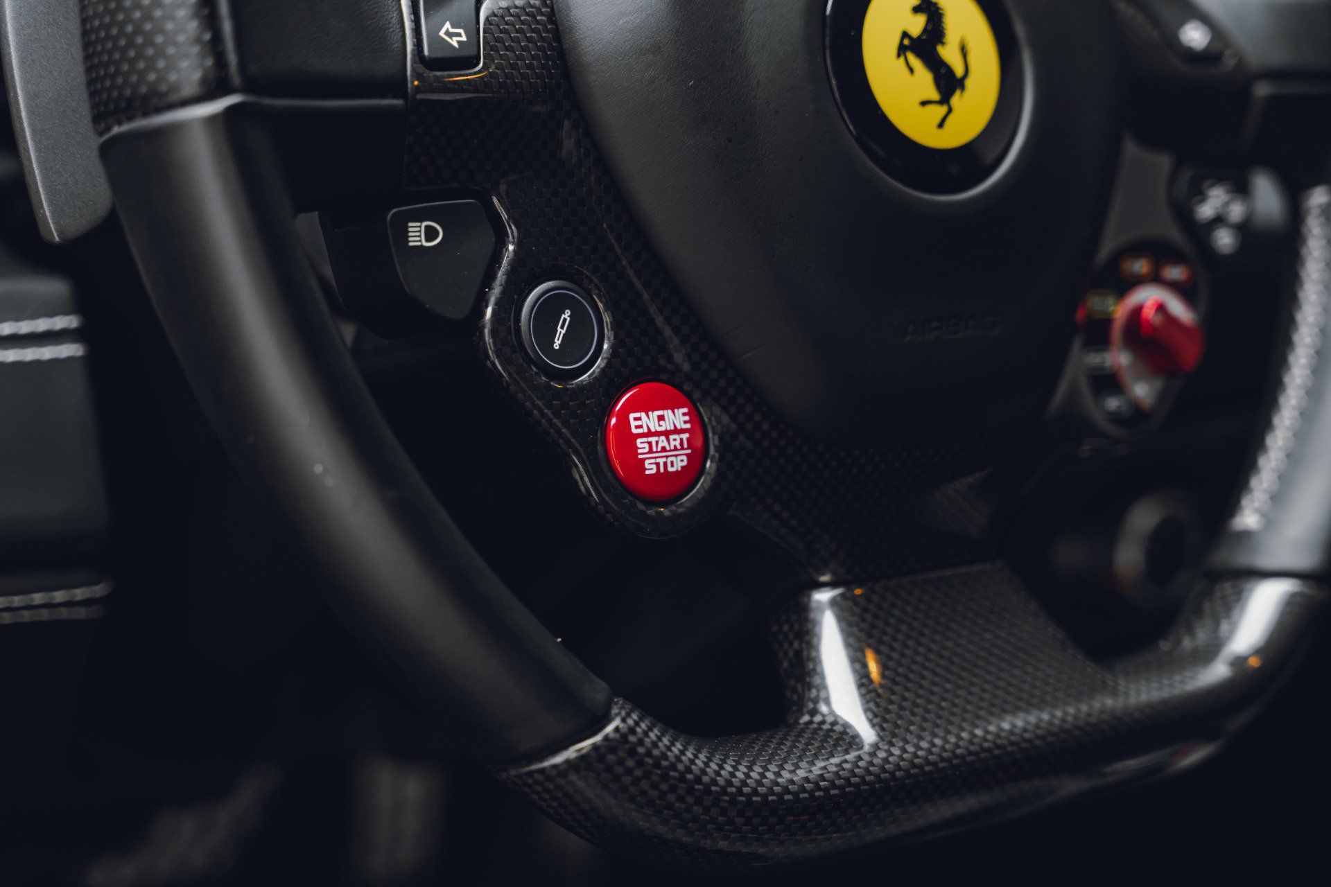 Used 2018 Ferrari 488 GTB RWD image 38
