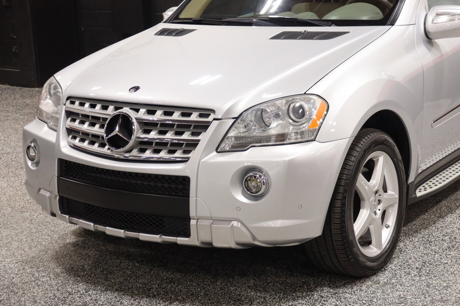 Used 2009 Mercedes-Benz ML 550 4MATIC image 13