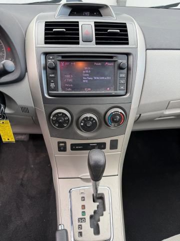 Used 2013 Toyota Corolla LE image 28