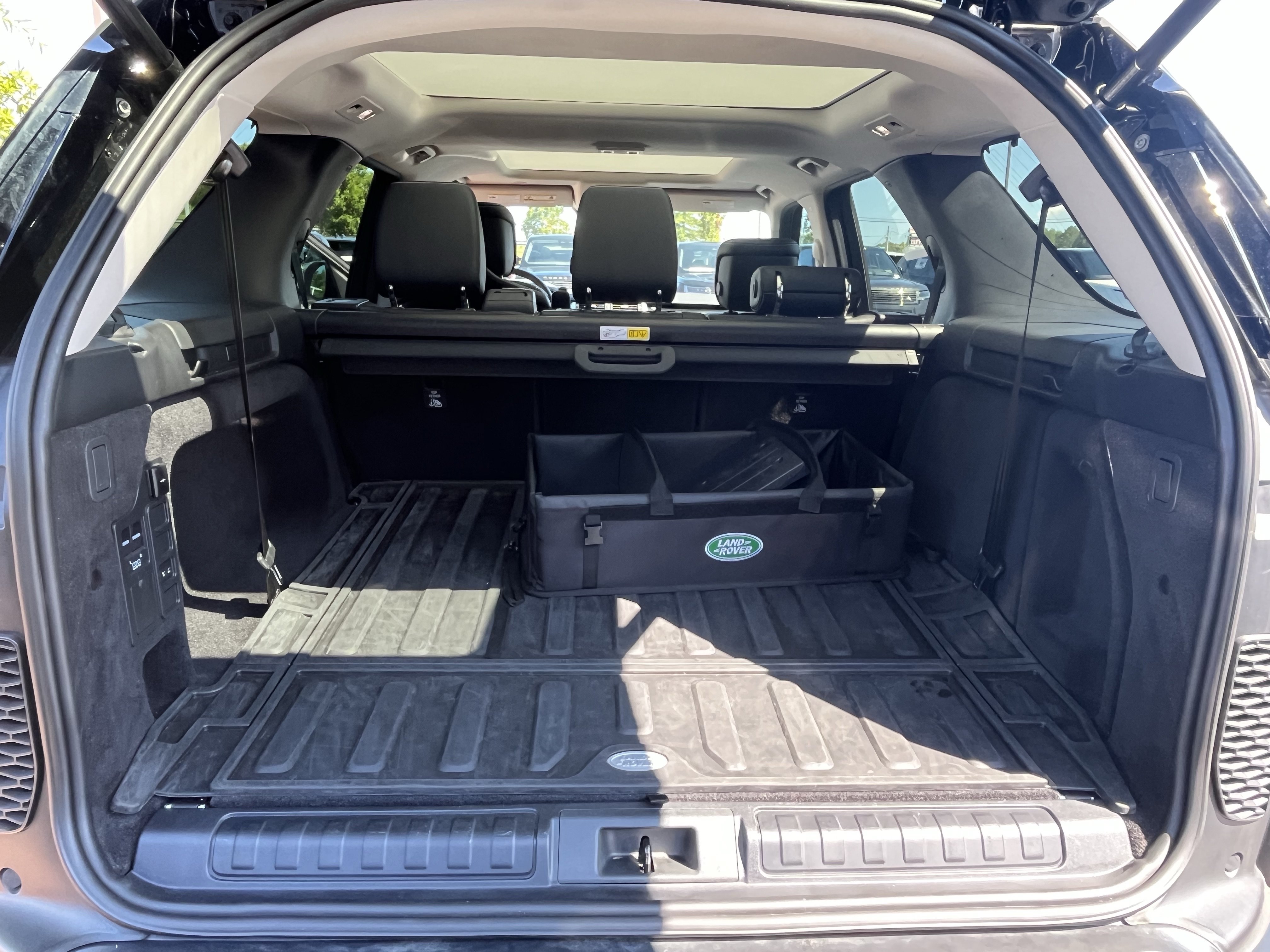 Certified 2024 Land Rover Discovery S AWD/4WD image 37