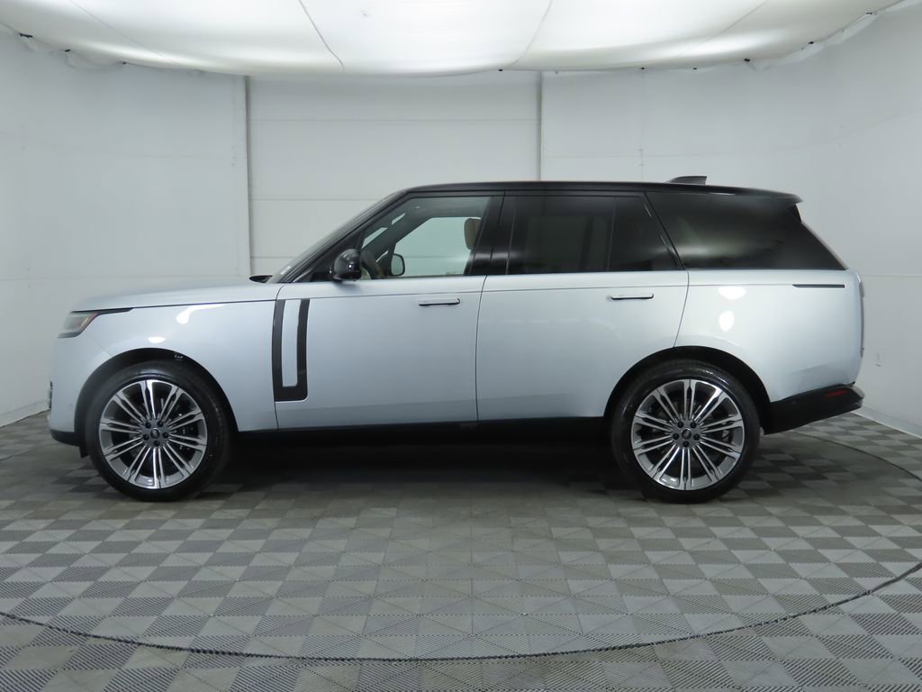 New 2025 Land Rover Range Rover SE image 8