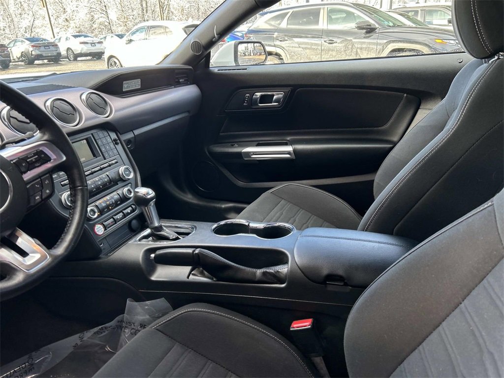 Used 2017 Ford Mustang Coupe image 18