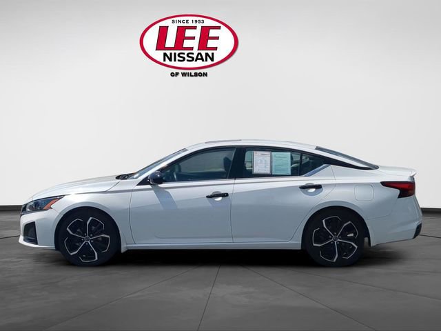 Used 2023 Nissan Altima 2.5 SR w/ SR Premium Package FWD image 6