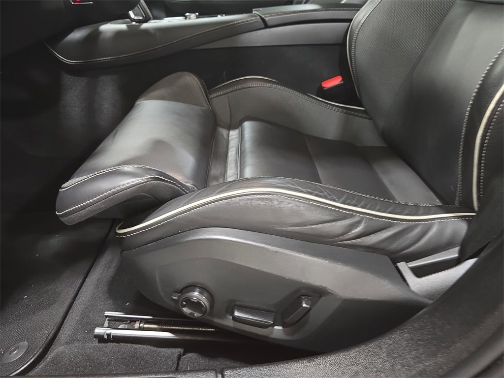 Used 2022 Volvo S60 T8 R-Design image 27