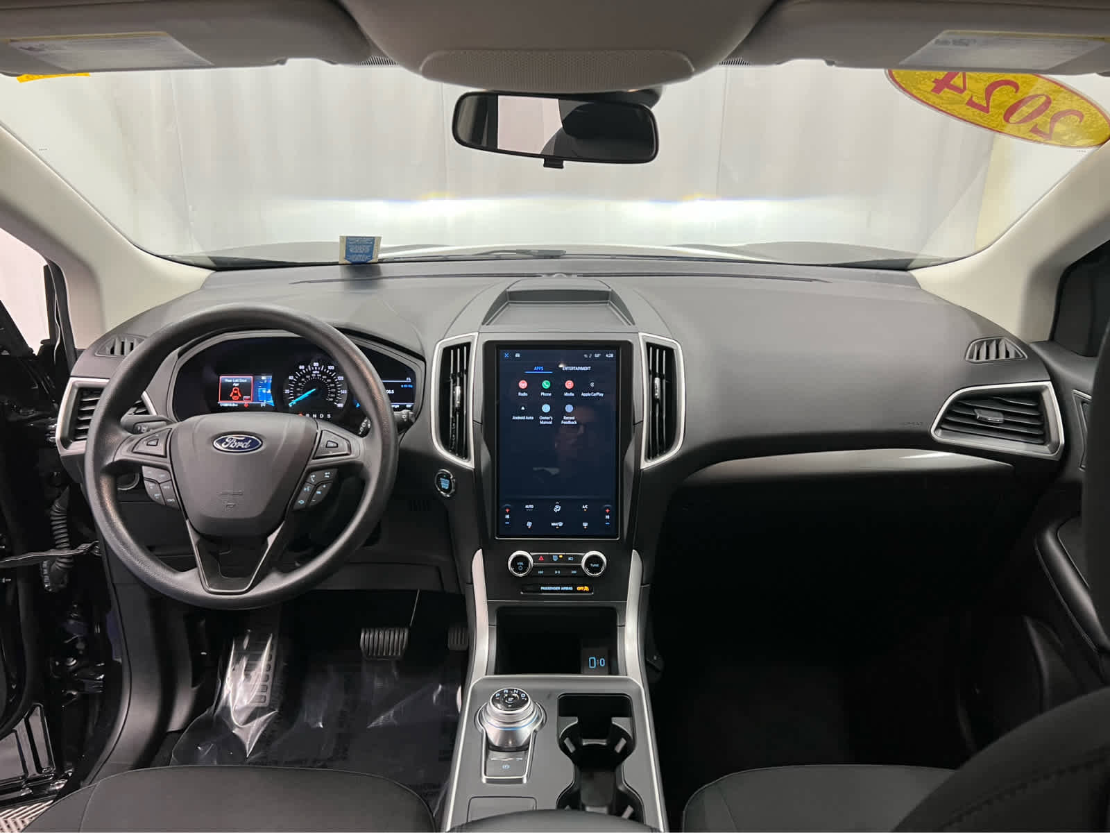 Used 2024 Ford Edge SE w/ Black Appearance Package image 30