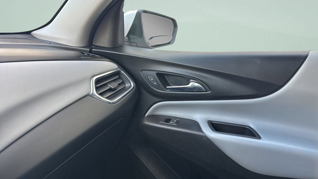 Used 2018 Chevrolet Equinox LT FWD image 31