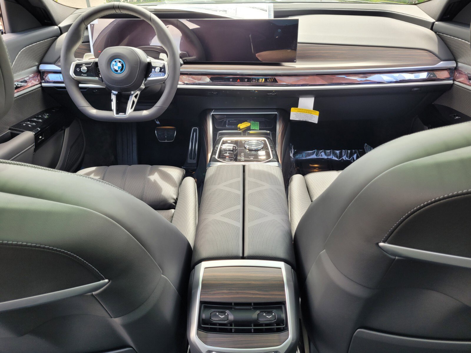 New 2026 BMW 750e xDrive w/ Executive Package image 13