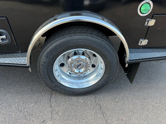 New 2026 Ford F550 4x4 Crew Cab w/ XLT Value Package image 24