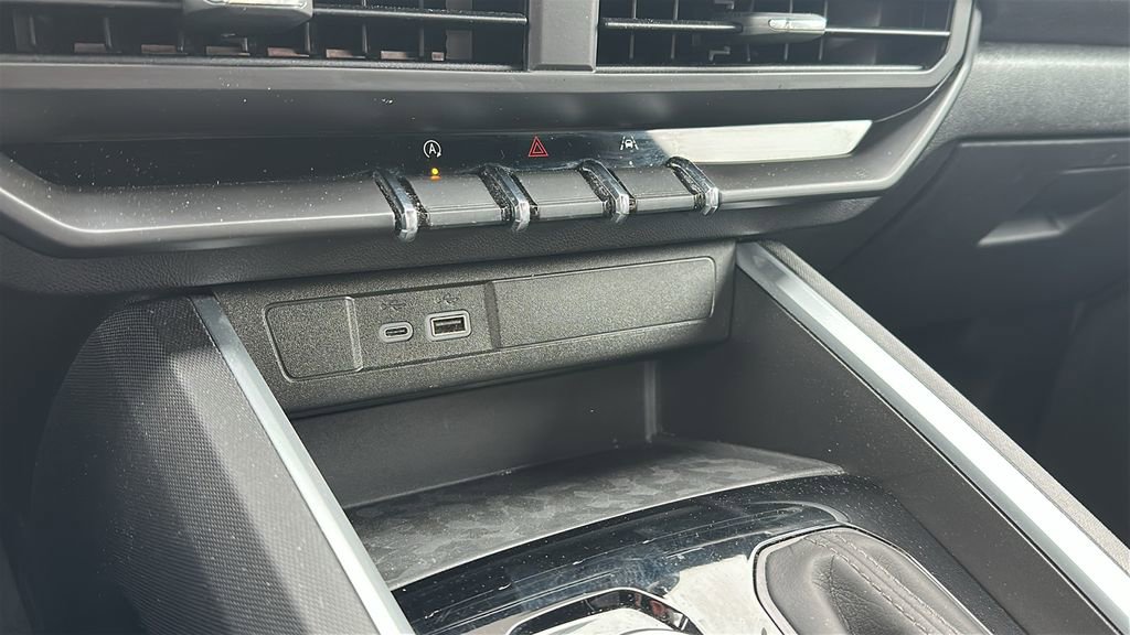 Used 2024 Chevrolet Colorado Trail Boss w/ Technology Package image 22