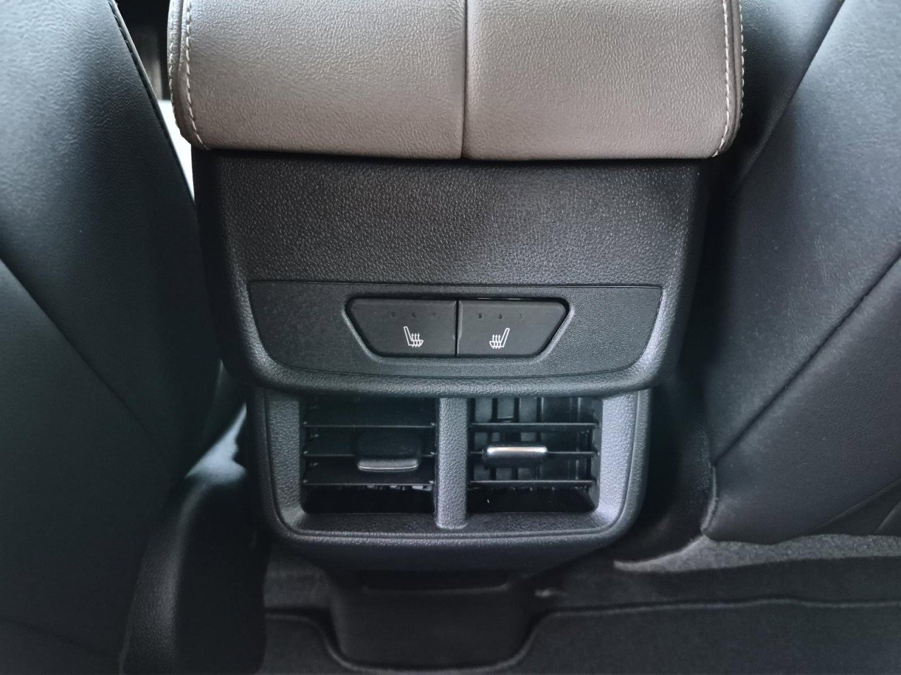 New 2026 GMC Terrain Elevation w/ Elevation Premium Package image 13