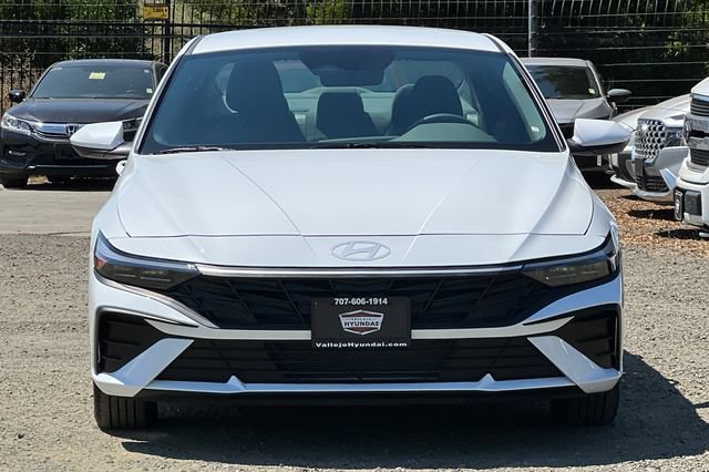 New 2026 Hyundai Elantra SE FWD image 3