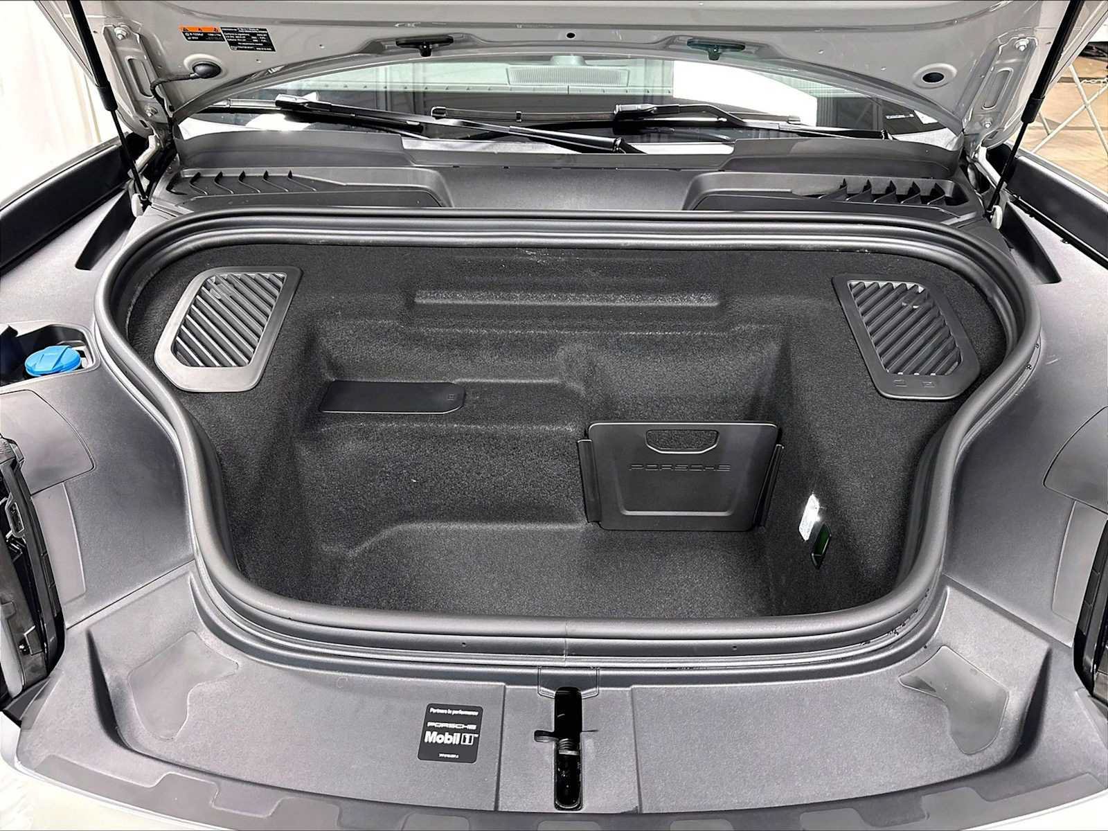 New 2026 Porsche Macan 4 Electric AWD/4WD image 35