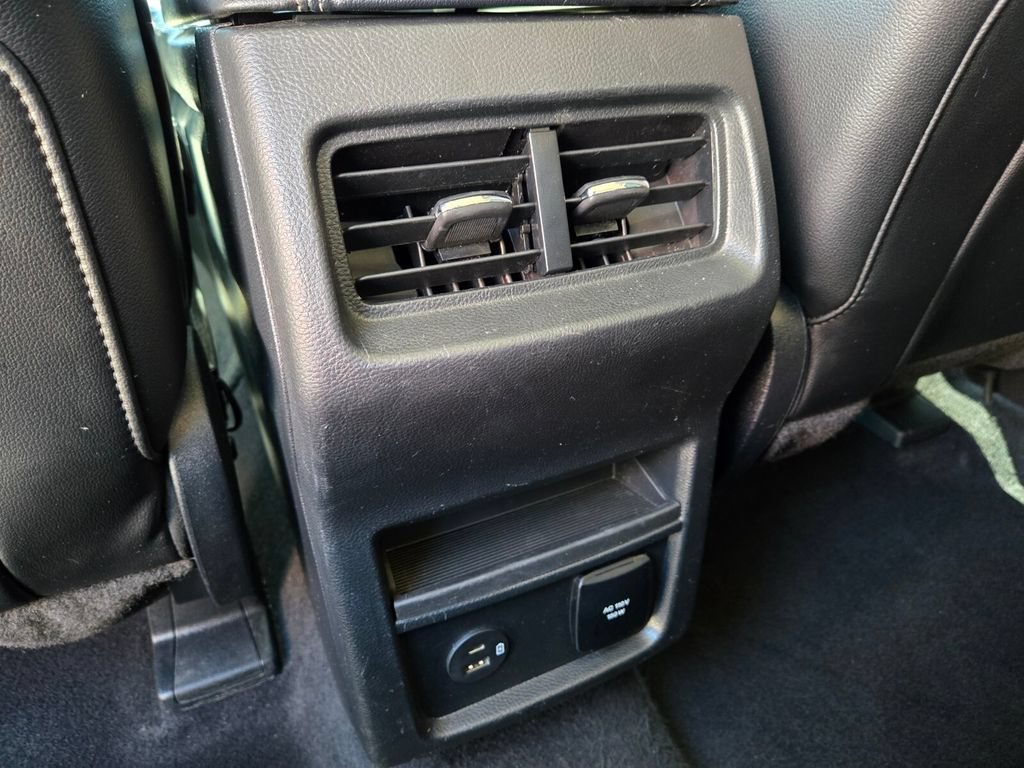 Used 2021 Ford Edge Titanium FWD image 16