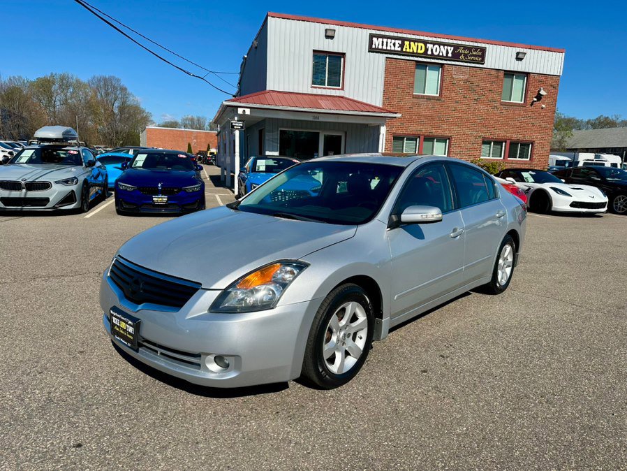 Used 2009 Nissan Altima 3.5 SL w/ Emergency Aid Pkg FWD image 1