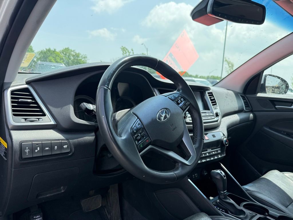 Used 2016 Hyundai Tucson Limited w/ Option Group 03 FWD image 10