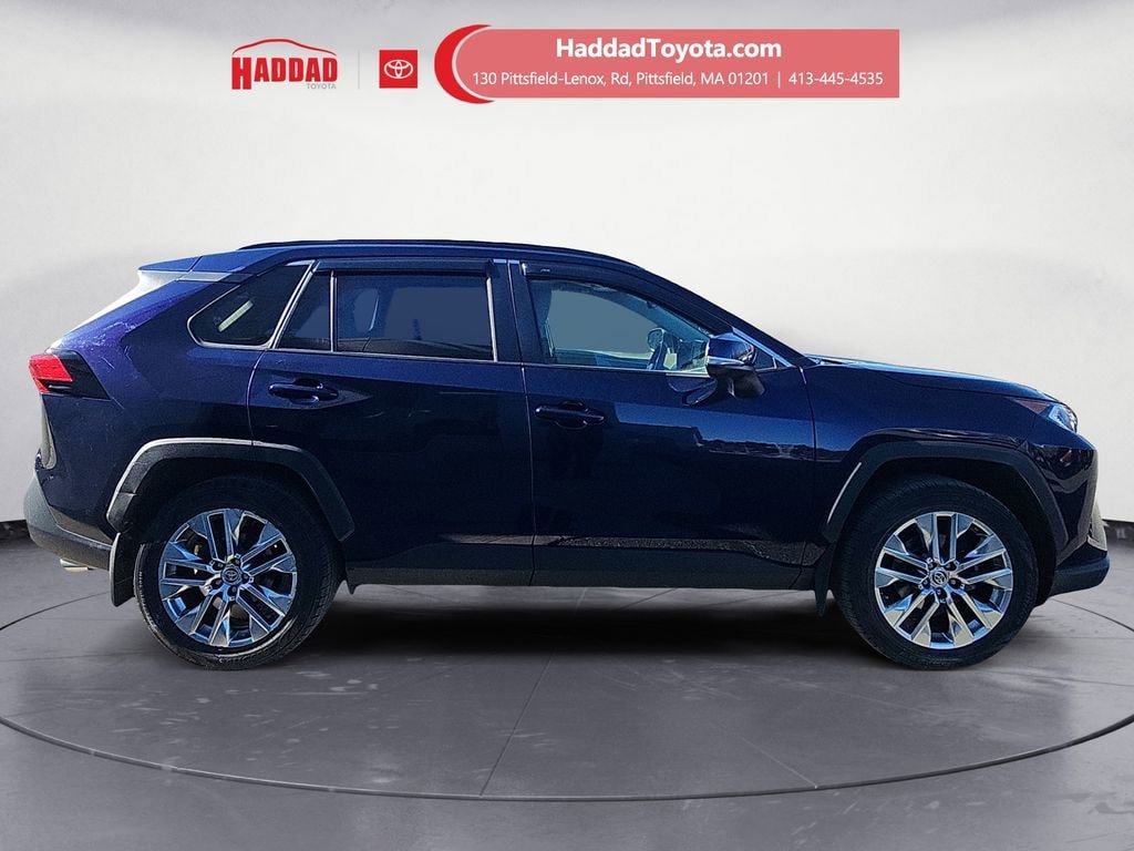 Used 2020 Toyota RAV4 XLE Premium AWD/4WD image 6