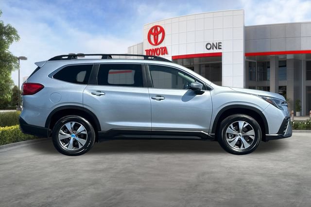 Used 2025 Subaru Ascent Premium AWD/4WD image 3