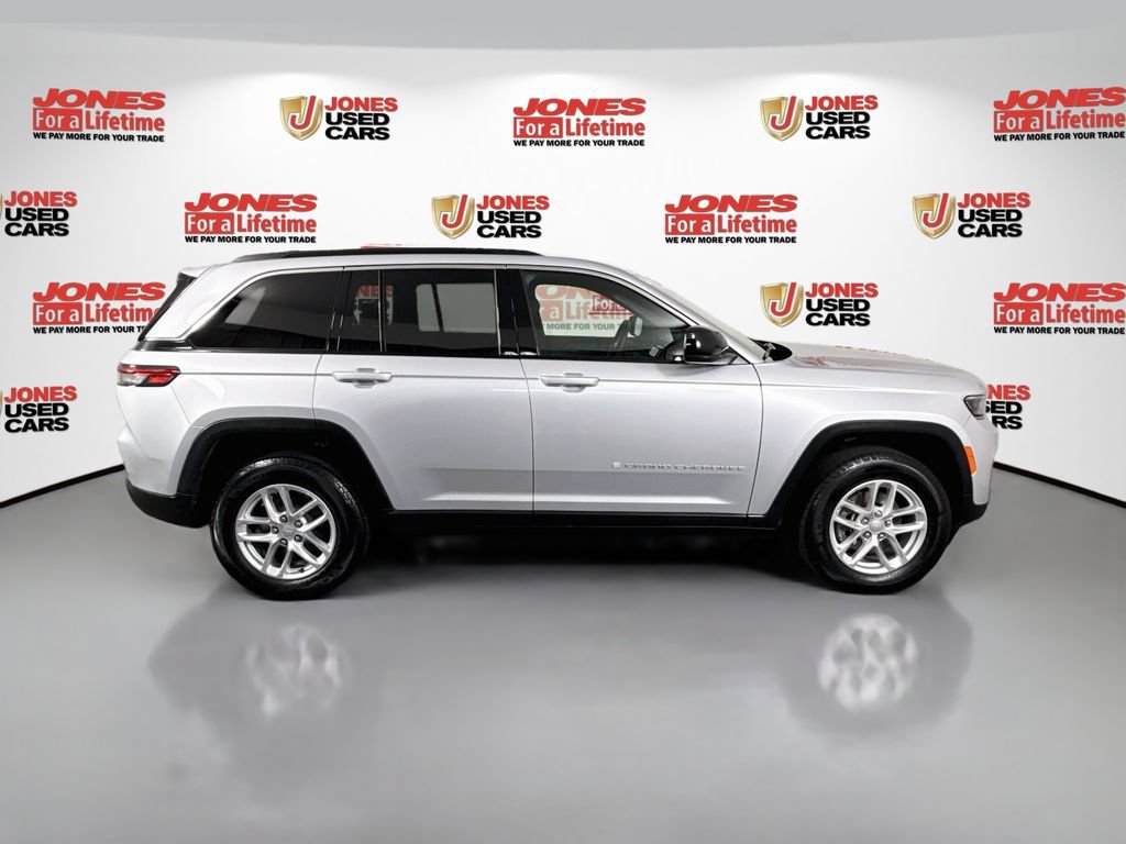 Used 2025 Jeep Grand Cherokee Laredo X AWD/4WD image 16