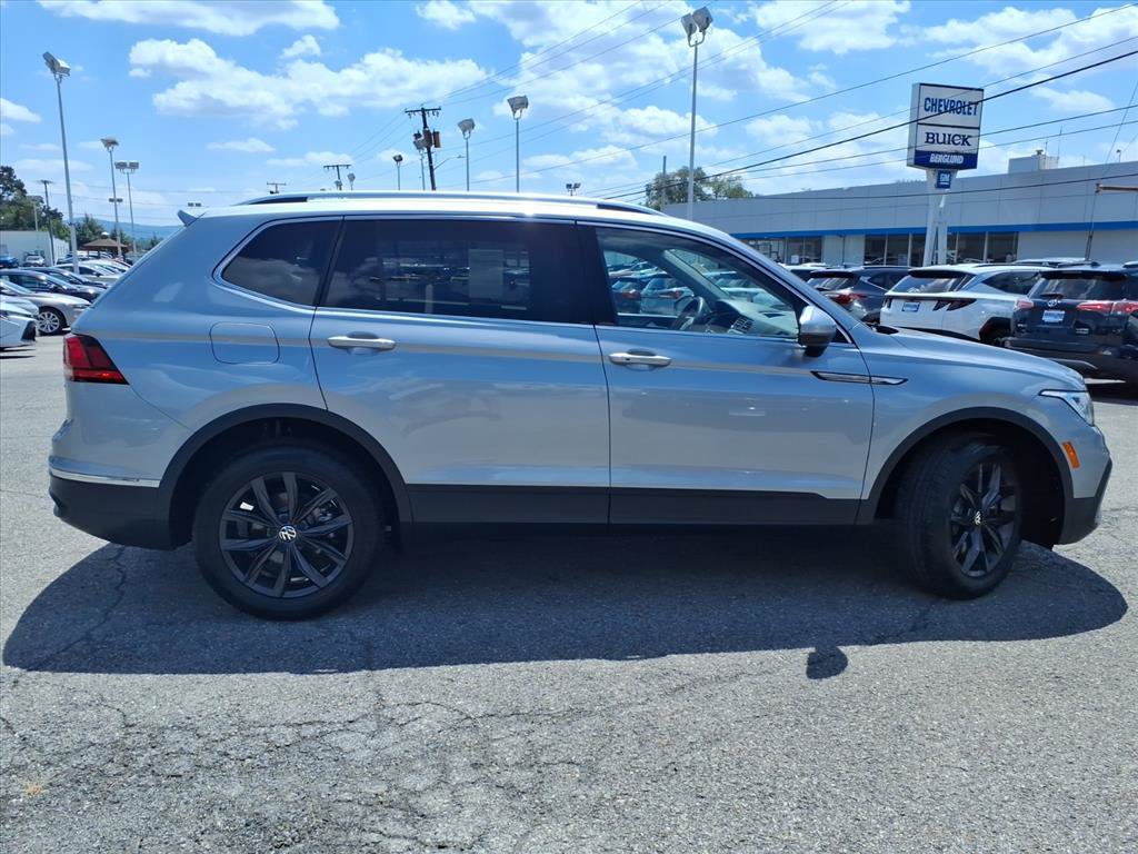 Used 2024 Volkswagen Tiguan Wolfsburg Edition AWD/4WD image 3
