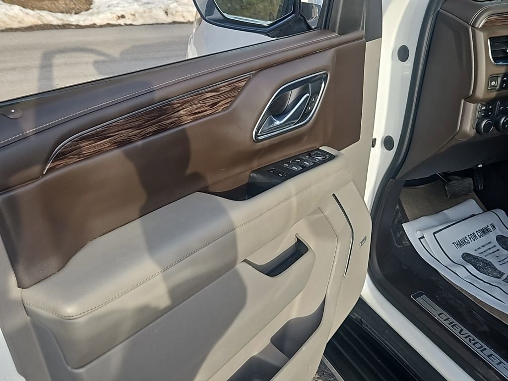 Used 2021 Chevrolet Tahoe LT w/ Luxury Package image 9