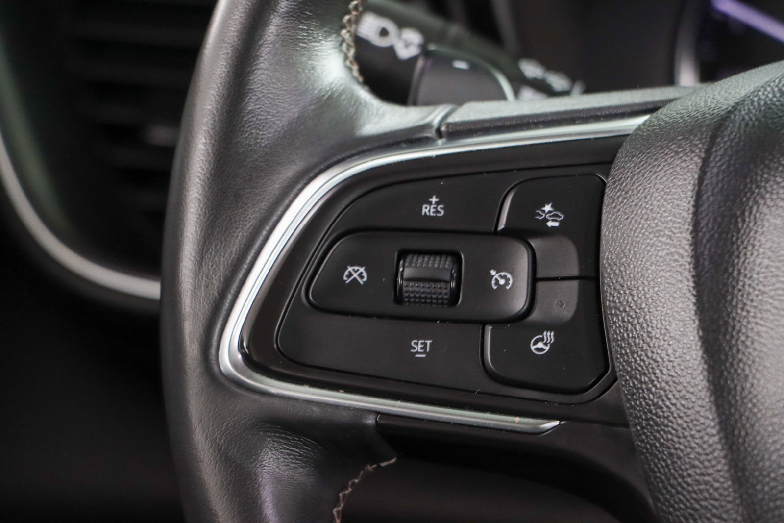 Used 2023 Buick Envision Essence w/ Sport Touring Package AWD/4WD image 13
