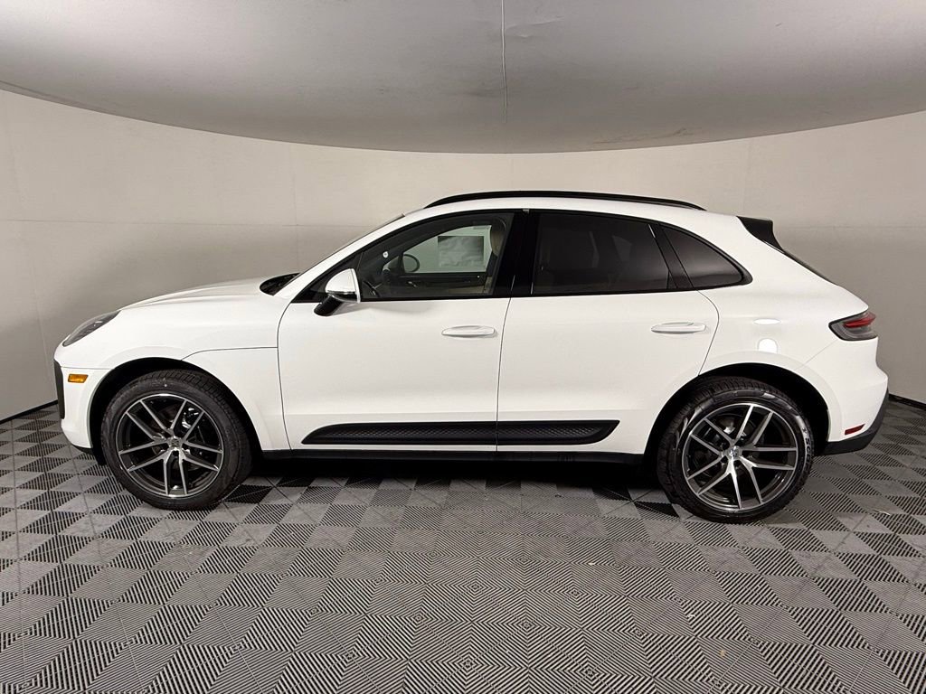 Certified 2025 Porsche Macan S image 2