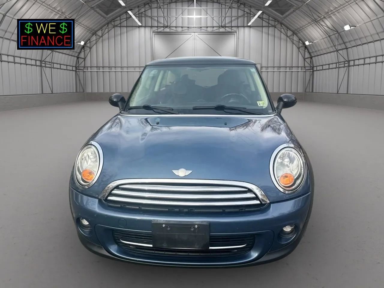 Used 2011 MINI Cooper Hardtop image 2