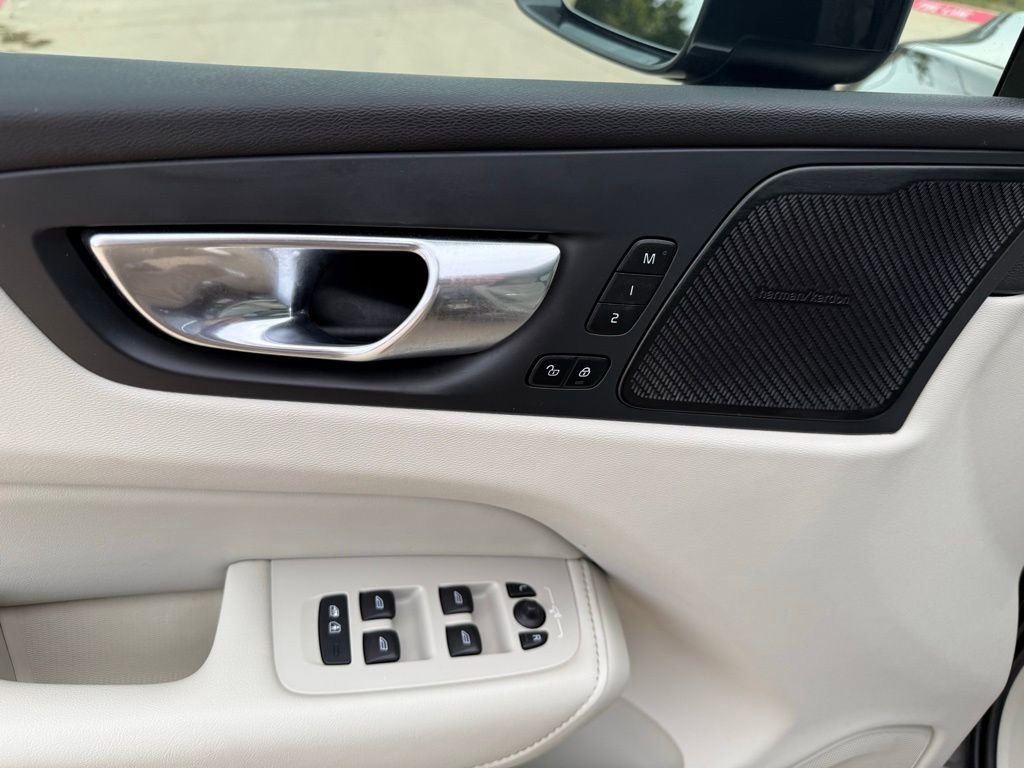 Used 2021 Volvo XC60 T5 Inscription w/ Advanced Package image 10