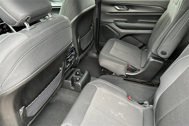 Certified 2023 Jeep Grand Cherokee L Laredo w/ Trailer Tow Group (B) image 14