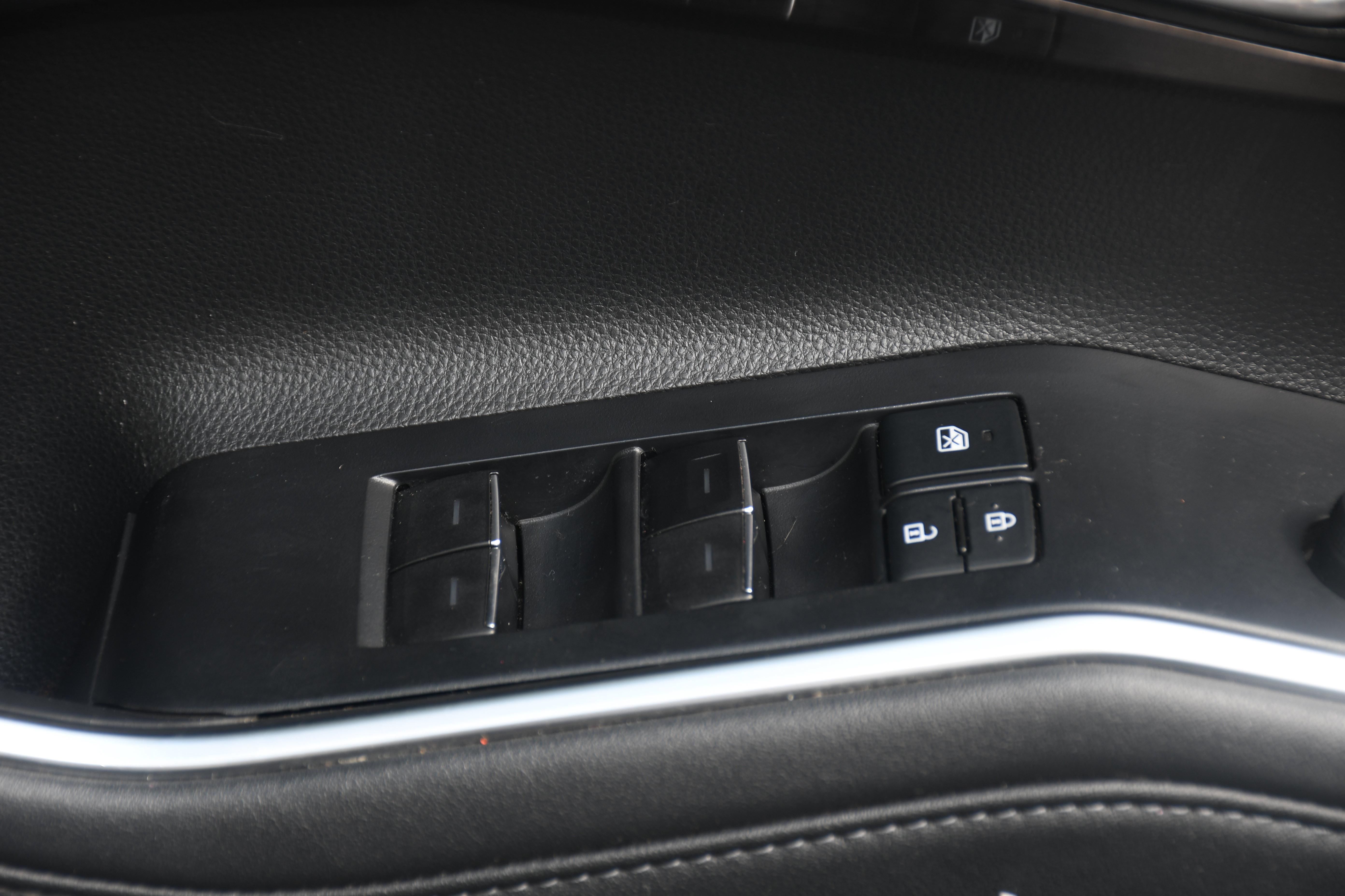 Certified 2021 Toyota Highlander Limited AWD/4WD image 11