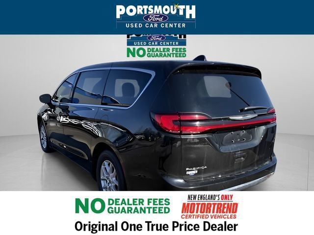Used 2024 Chrysler Pacifica Touring-L image 30