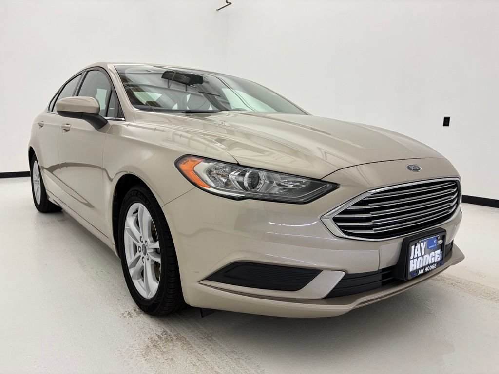 Used 2018 Ford Fusion SE FWD image 10
