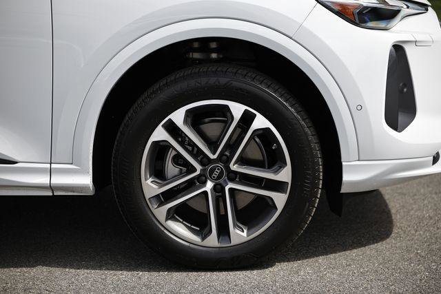 Certified 2025 Audi Q5 Premium image 5