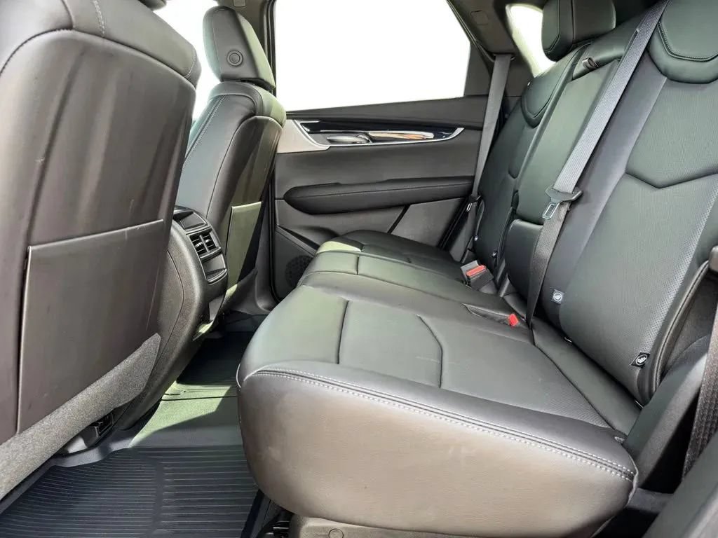 New 2026 Cadillac XT5 Premium Luxury w/ LPO, Floor Liner Package AWD/4WD image 18
