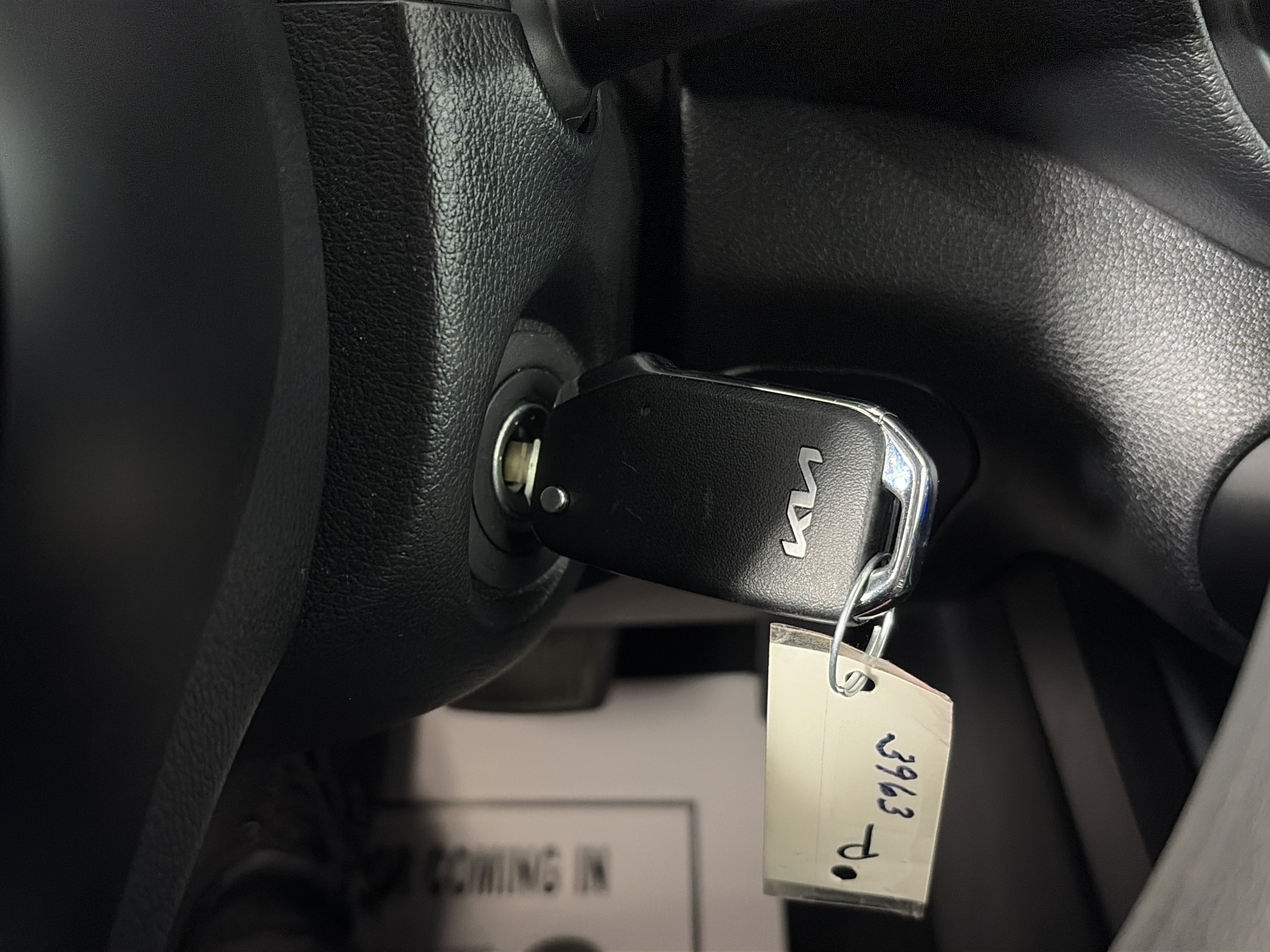 Used 2025 Kia Soul LX w/ LX Technology Package FWD image 25