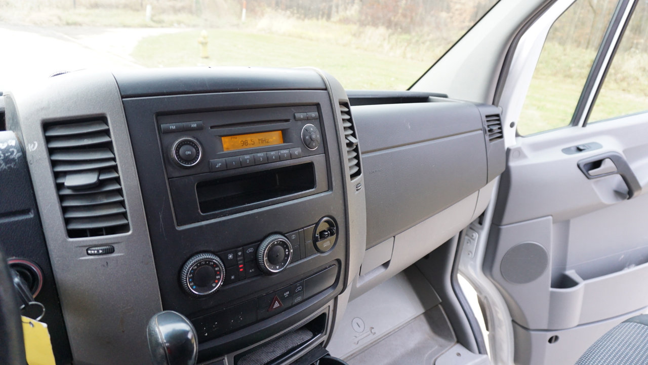 Used 2012 Mercedes-Benz Sprinter 2500 image 17