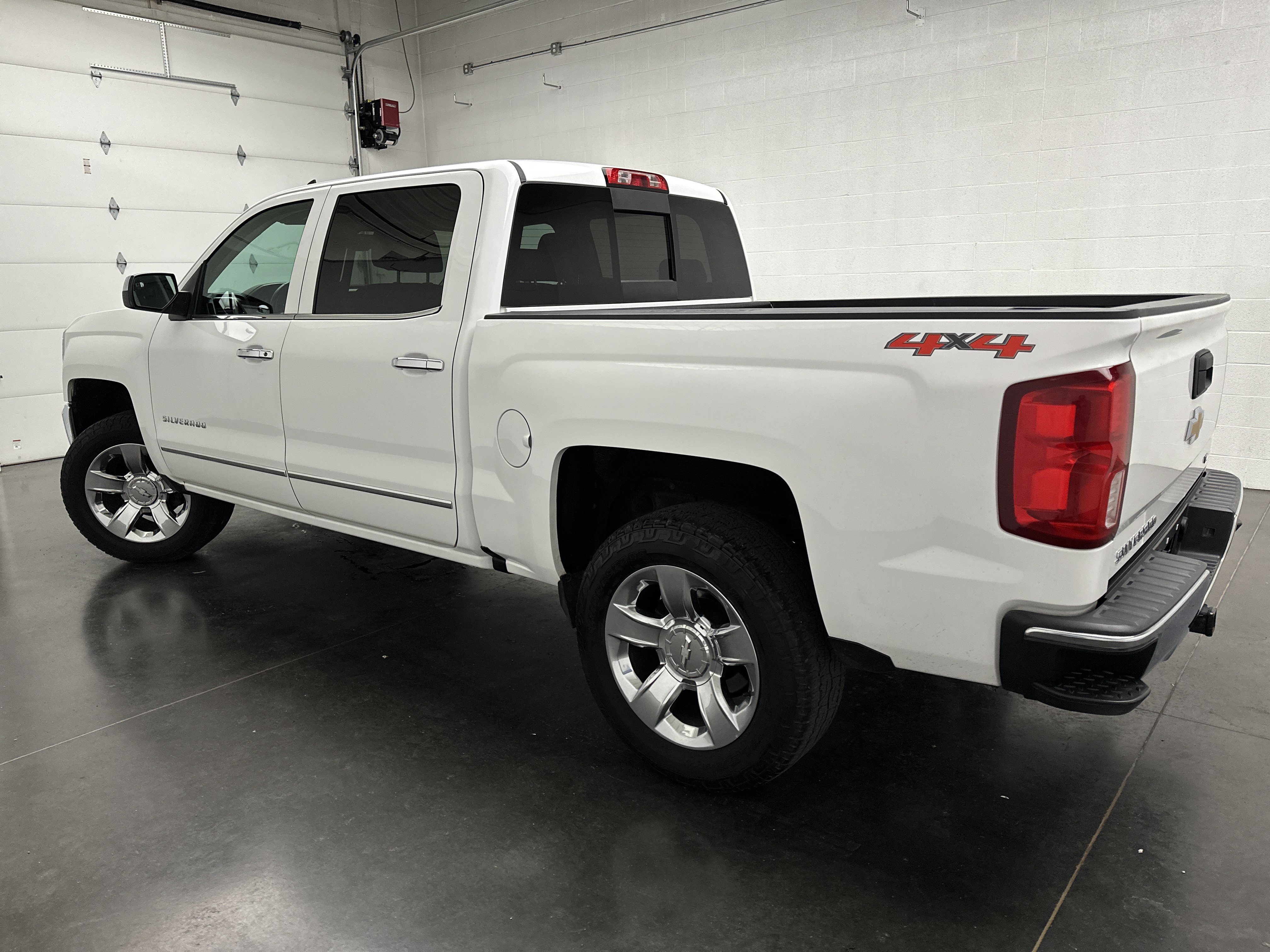 Used 2016 Chevrolet Silverado 1500 LTZ w/ Sport Package AWD/4WD image 8