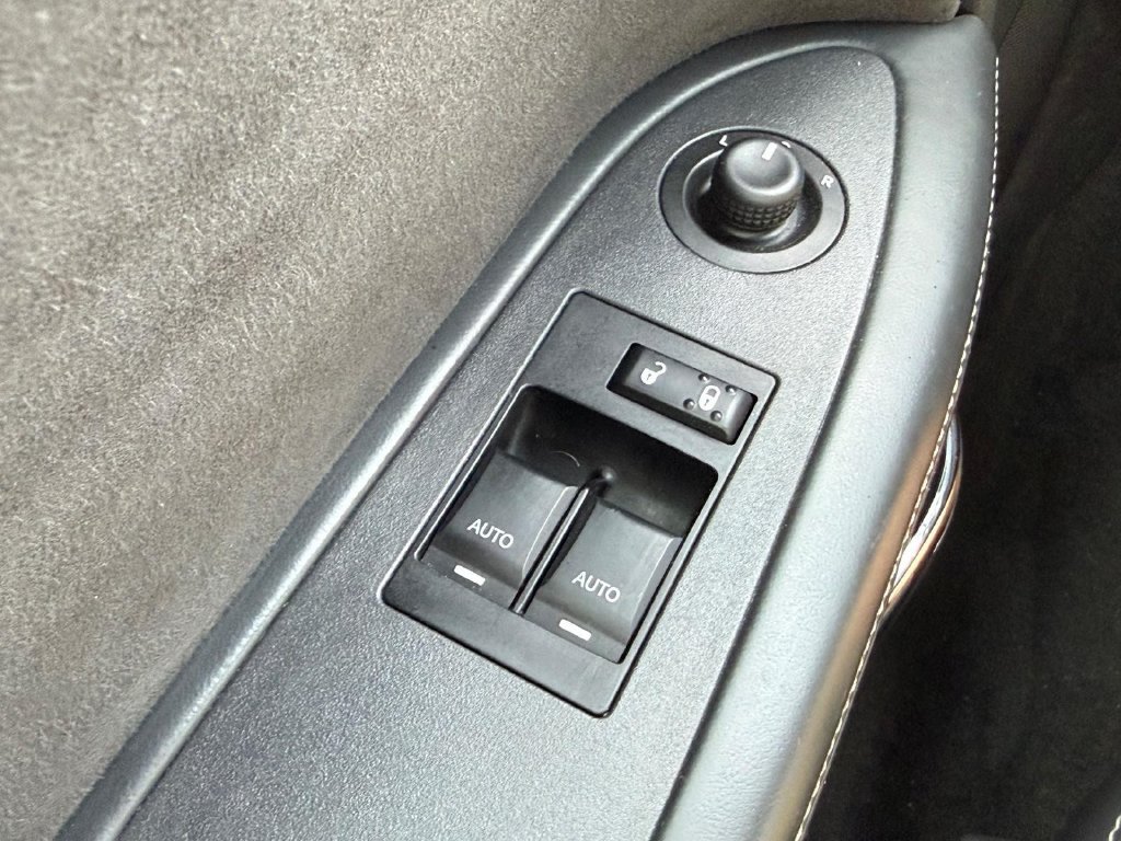 Used 2011 Dodge Challenger SRT8 RWD image 21