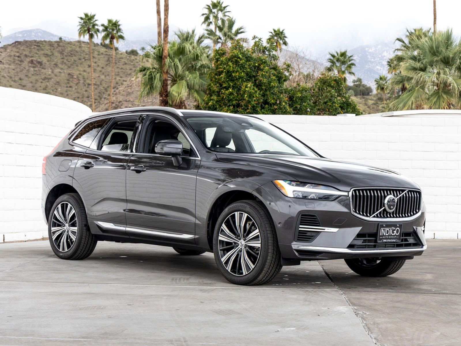 Used 2022 Volvo XC60 T8 Inscription w/ Advanced Package image 2