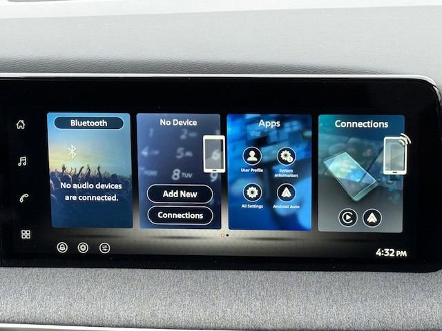 Used 2026 Nissan Kicks SV image 3