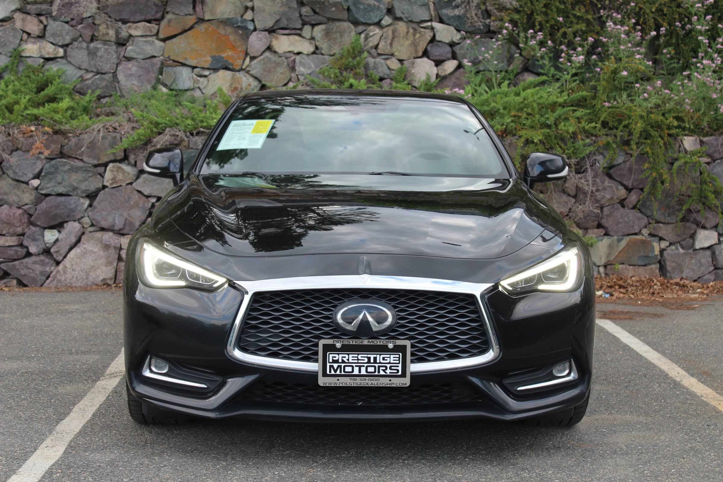 Used 2019 INFINITI Q60 3.0t Luxe w/ Essential Package AWD/4WD image 3